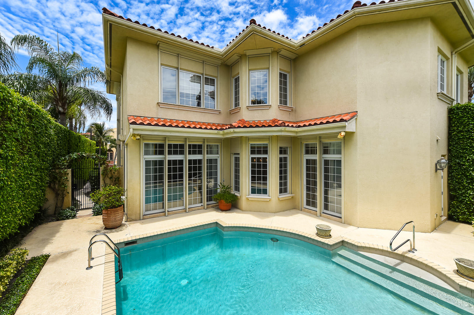 OCEAN PARK H W ROBBINS - Residential