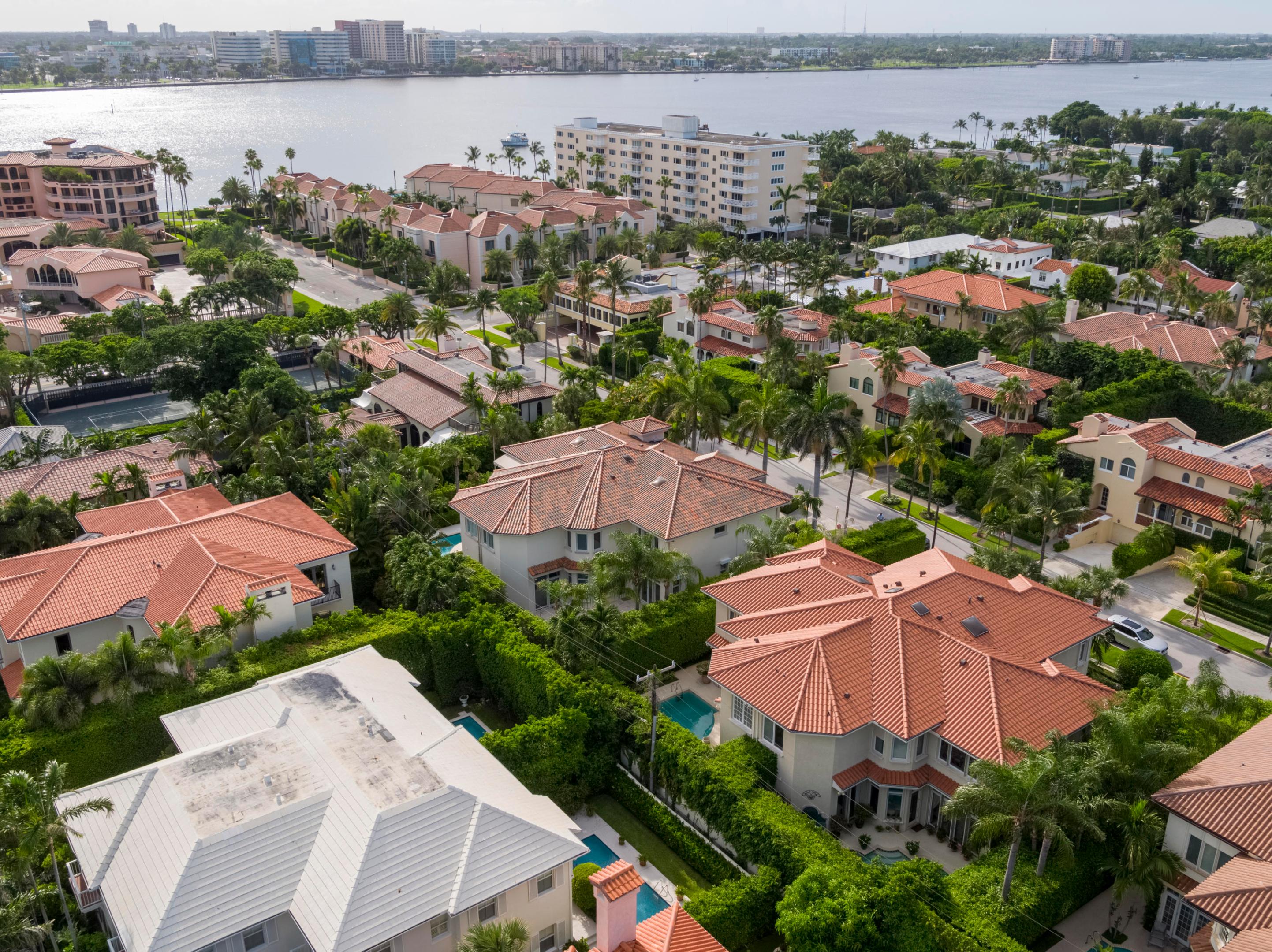 OCEAN PARK H W ROBBINS - Residential