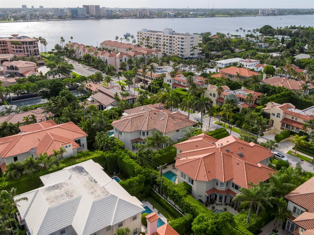 OCEAN PARK H W ROBBINS - Residential