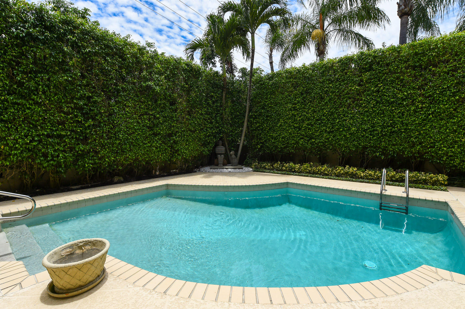 OCEAN PARK H W ROBBINS - Residential