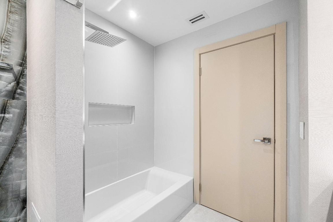 PALM BEACH ISLES PL 1 IN - Residential