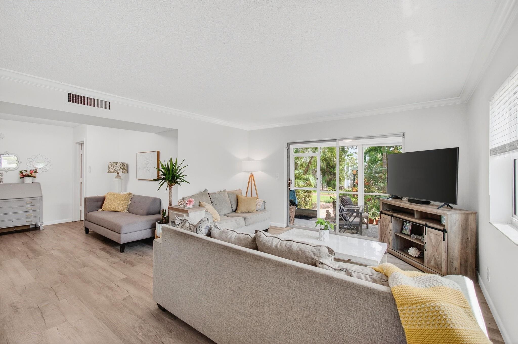 Palm Royal - Residential