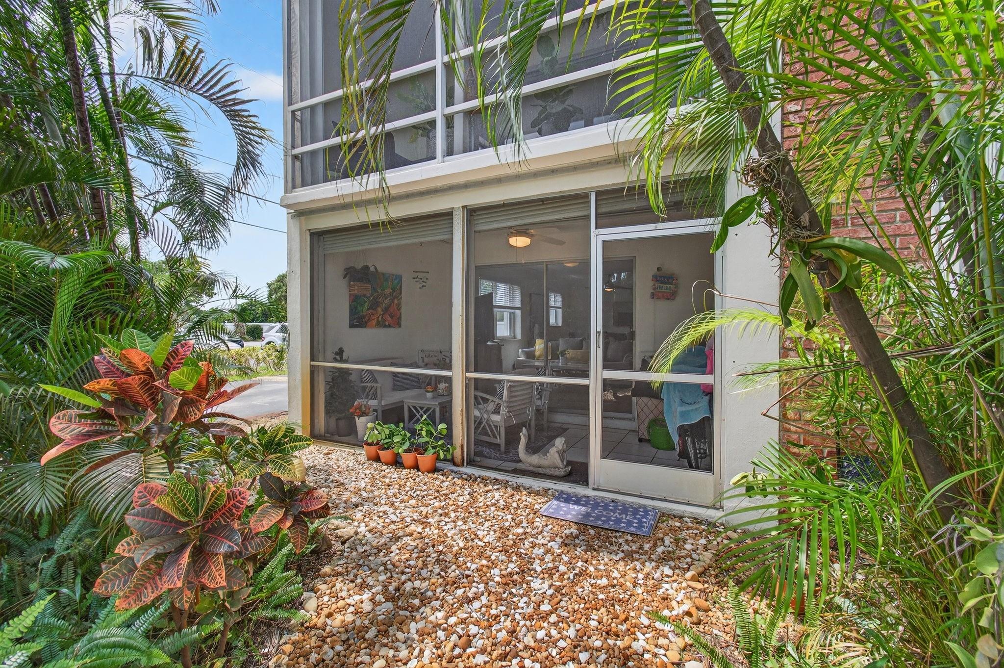 Palm Royal - Residential