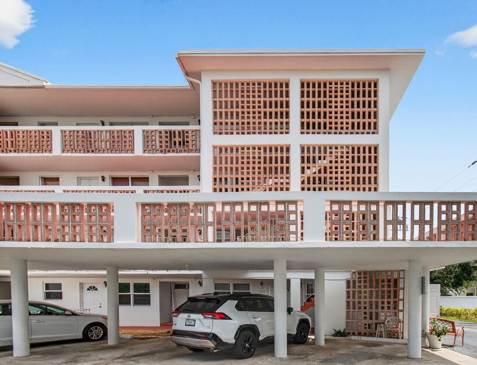 Palm Royal - Residential