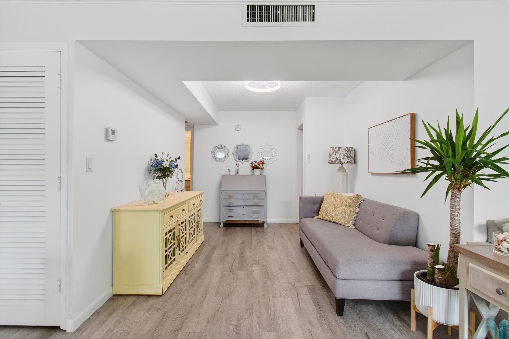Palm Royal - Residential