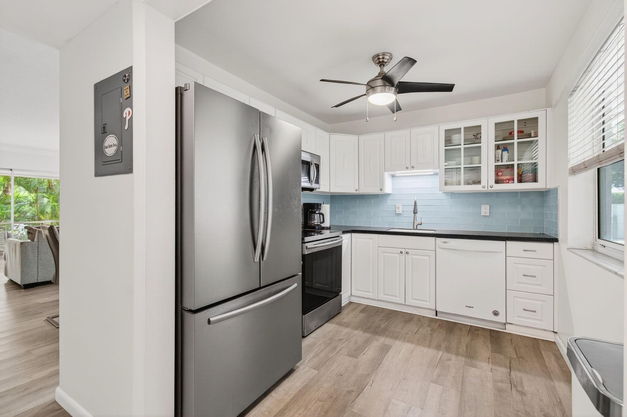 10 SE 13th St 1A