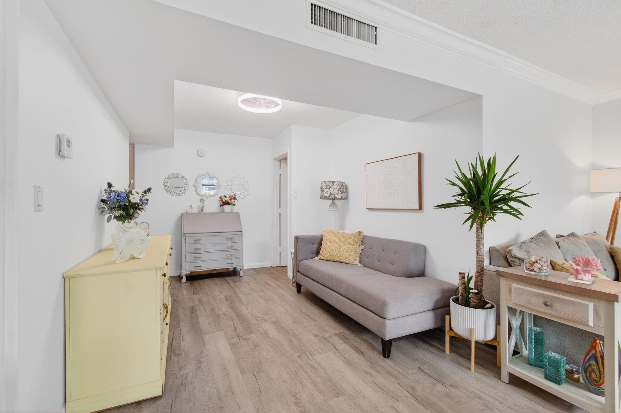 Palm Royal - Residential