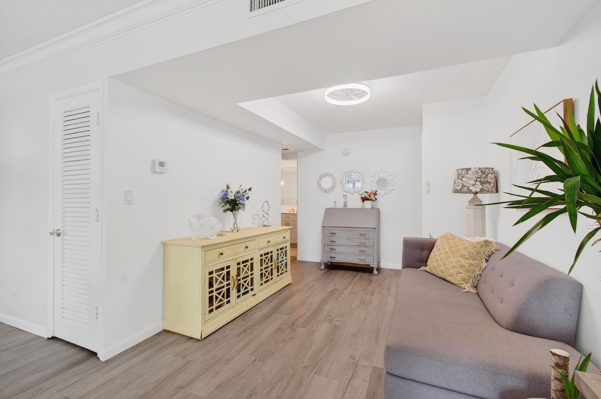 Palm Royal - Residential