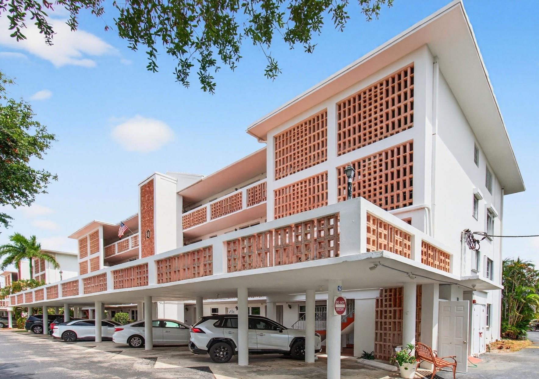 Palm Royal - Residential