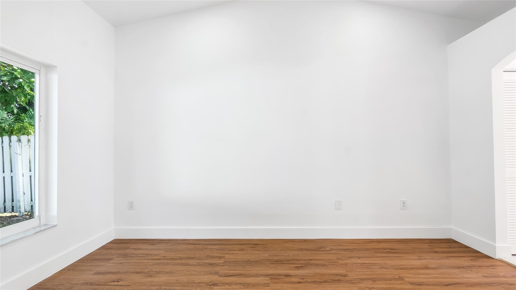 Flamingo Estates 150-6 B - Residential Lease