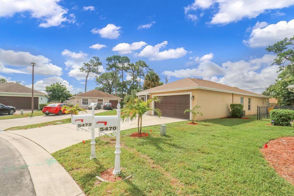Photo of 5472 Club Circle, Haverhill, FL 33415 (MLS # R11103401)