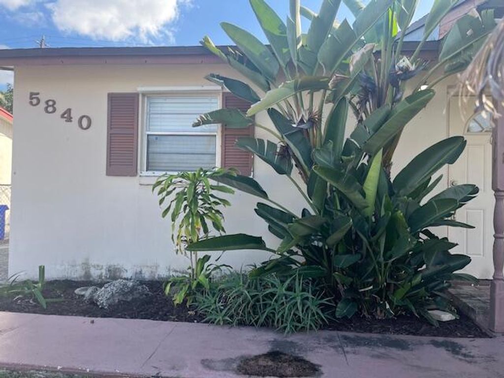 Photo of 5840 S 38th Court, Greenacres, FL 33463 (MLS # R11165833)