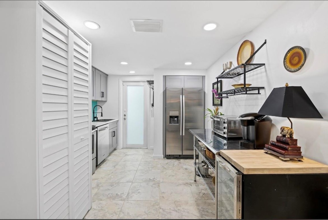 Tropical Gardens Amd - Residential