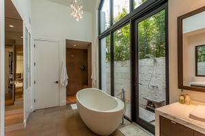 OCEAN BREEZE ESTATES - Residential