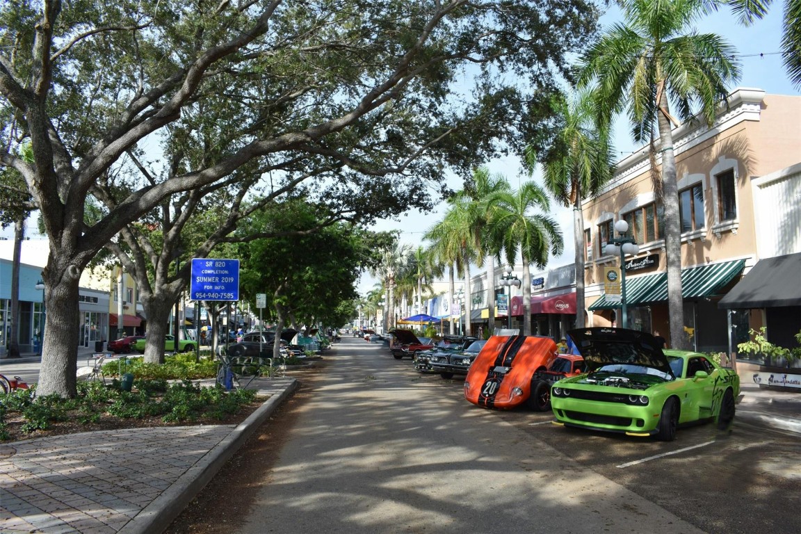 Hollywood Lakes Sec 1-32 - Residential Lease