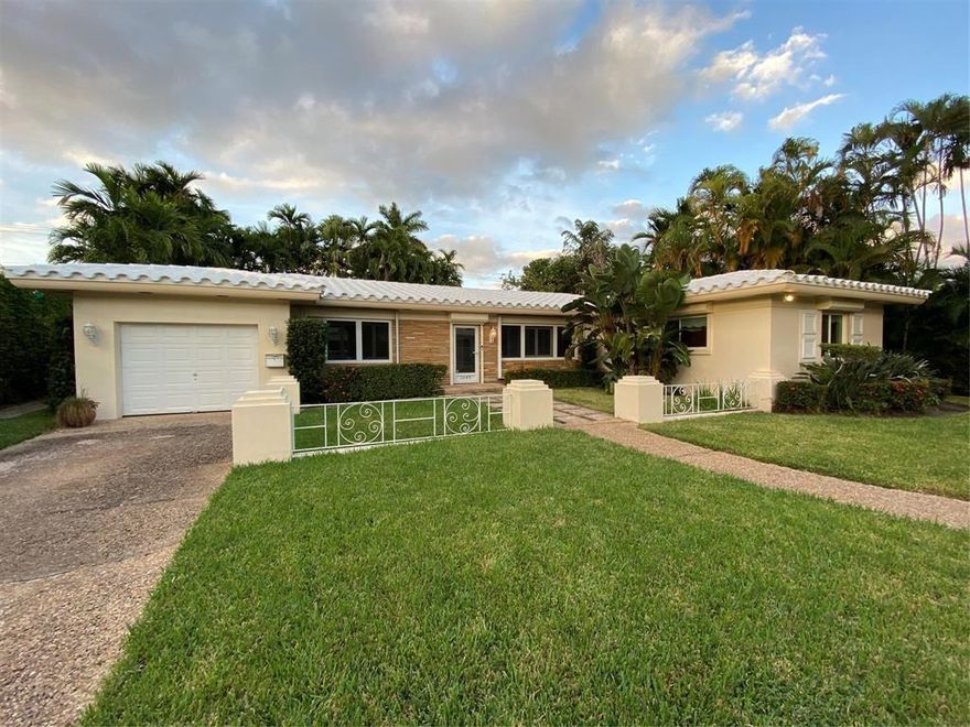 Move-In Special: 2 months(1st+Security) Unfurnished or Partially Furnished. Fast Approval! NO HOA! Just 5 minutes from Hollywood Beach Boardwalk, this spacious 3-bedroom, 2.5-bath home perfectly blends comfort, charm & coastal living. Enjoy oversized bedrooms, retro bathrooms, dining, living & family rooms. Bonus-huge enclosed, air-conditioned space flowing from the family room ideal for entertaining, relaxing or a private retreat overlooking a backyard with alley access. Detached oversized shed, plus an extended driveway in the front that fits 3 vehicles. Walkable, highly desirable neighborhood near South Lake and ArtsPark at Young Circle. Pets welcome. Beachside living at its finest! Available for 6-10 month lease.