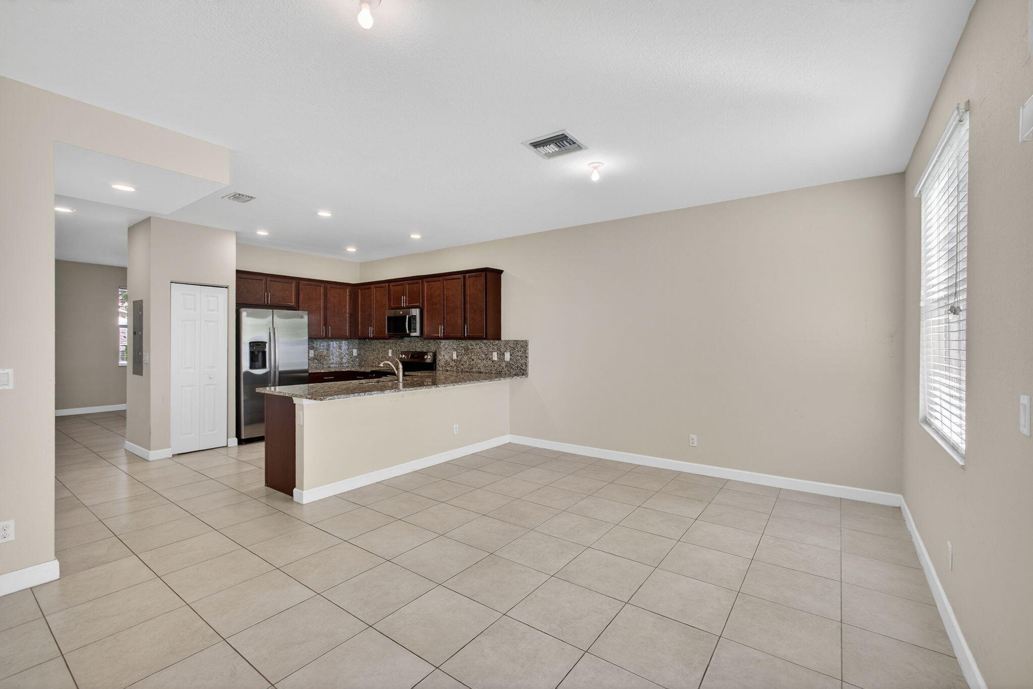 CHARLESTON COMMONS 2 - Residential