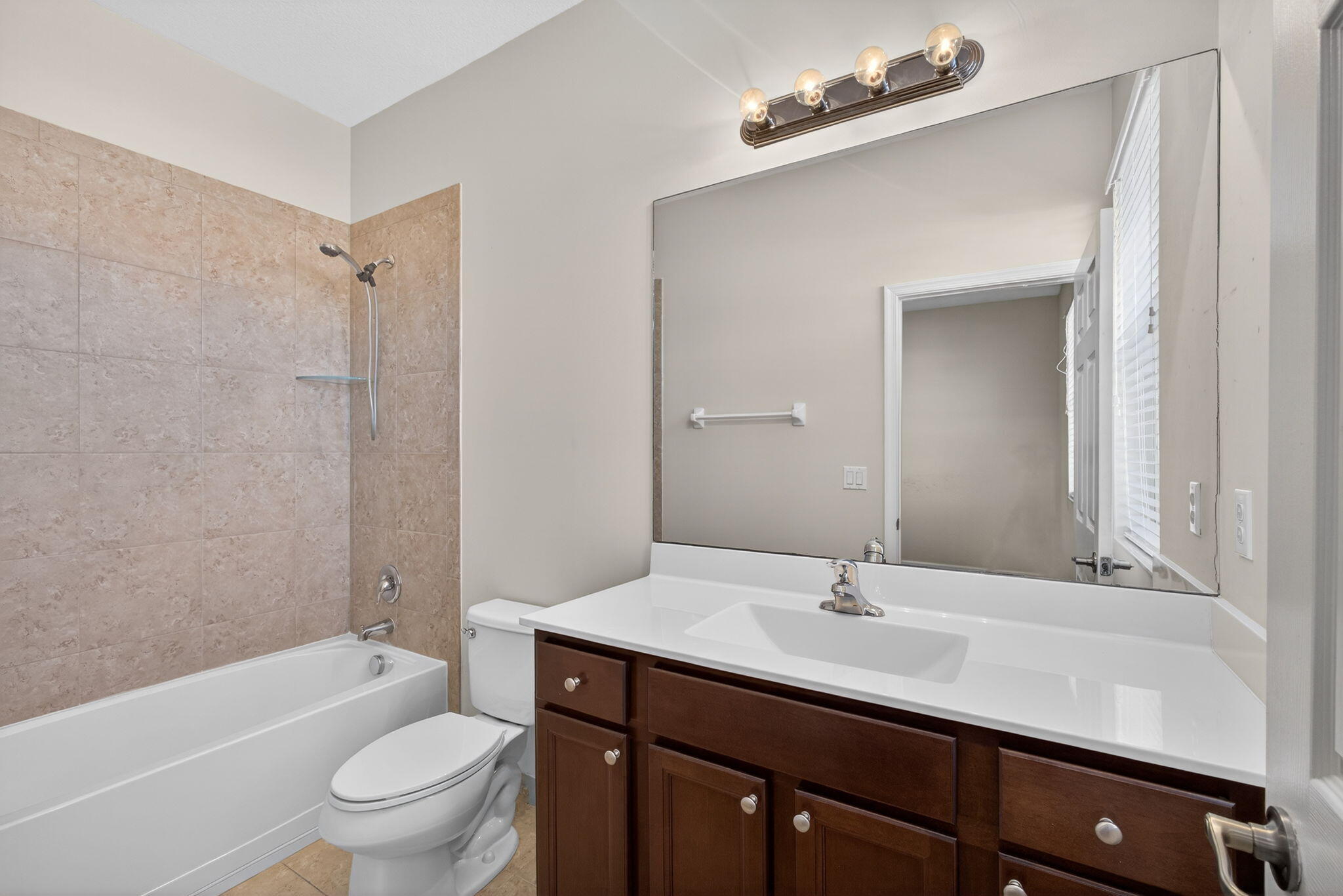 CHARLESTON COMMONS 2 - Residential