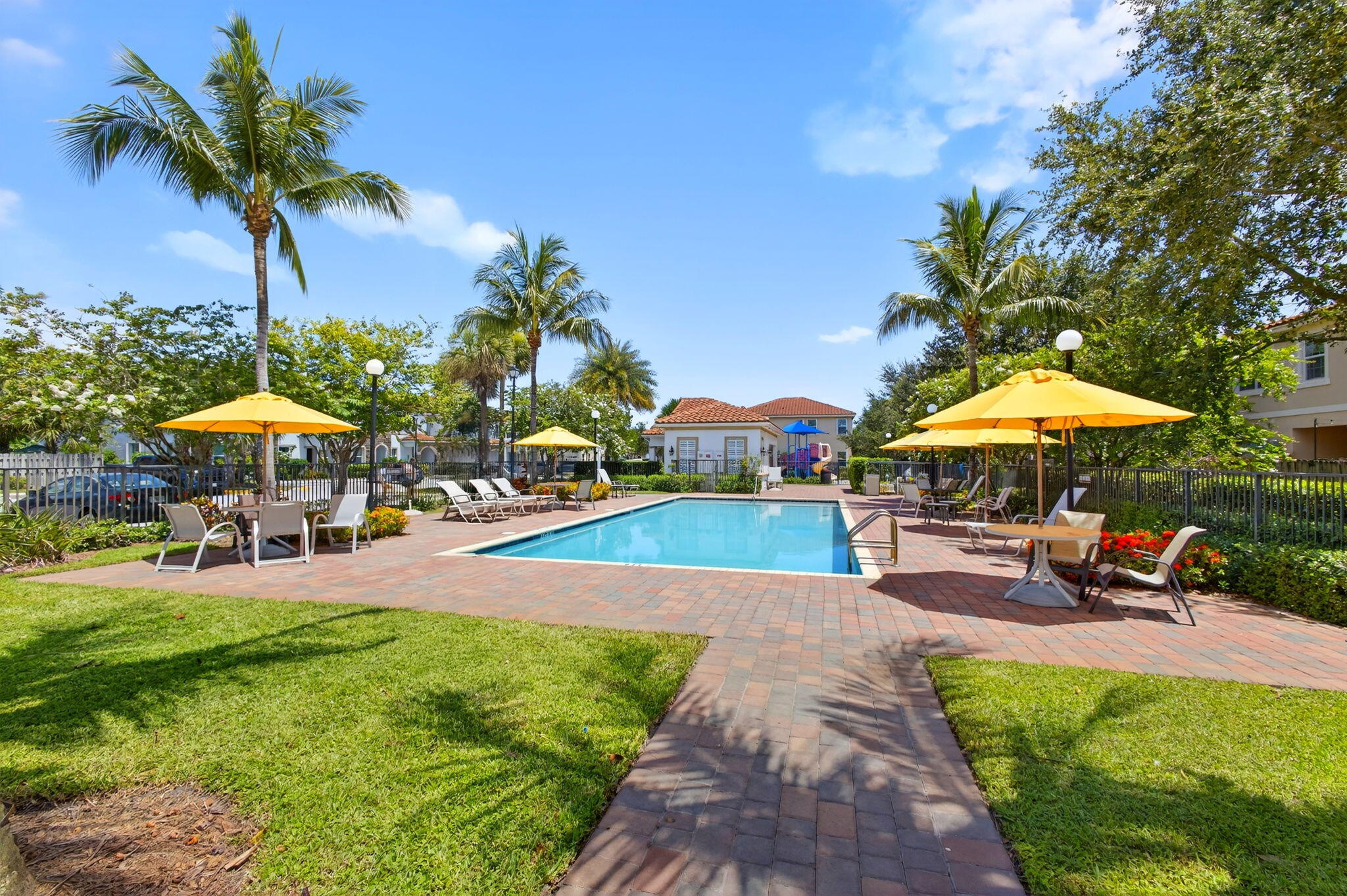 CHARLESTON COMMONS 2 - Residential