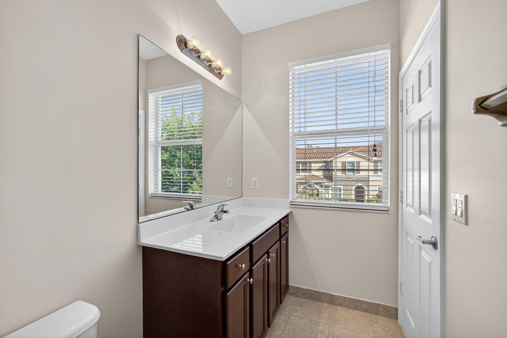 CHARLESTON COMMONS 2 - Residential