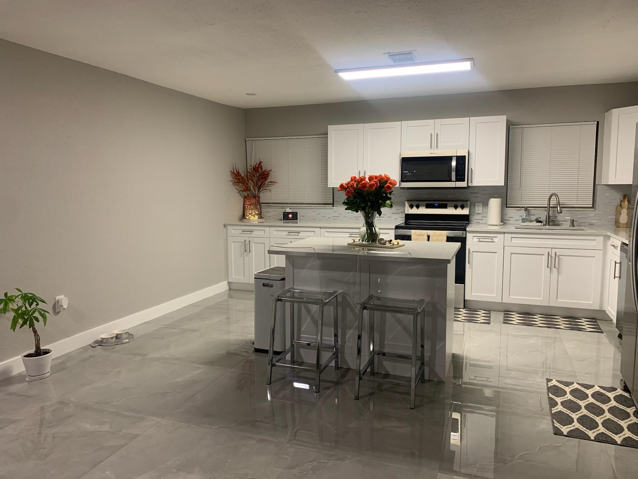 PALM BEACH NATL GOLF AND - Residential Lease