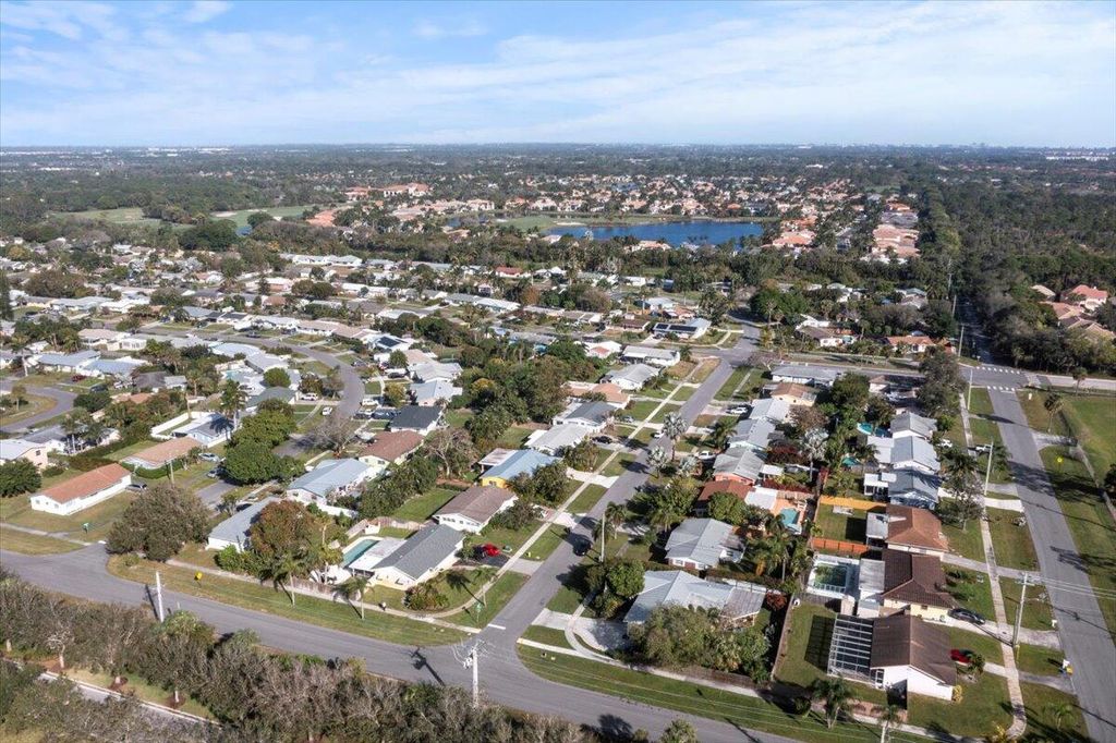 Photo of 12043 Dolphin Drive, Palm Beach Gardens, FL 33410 (MLS # R10956882)