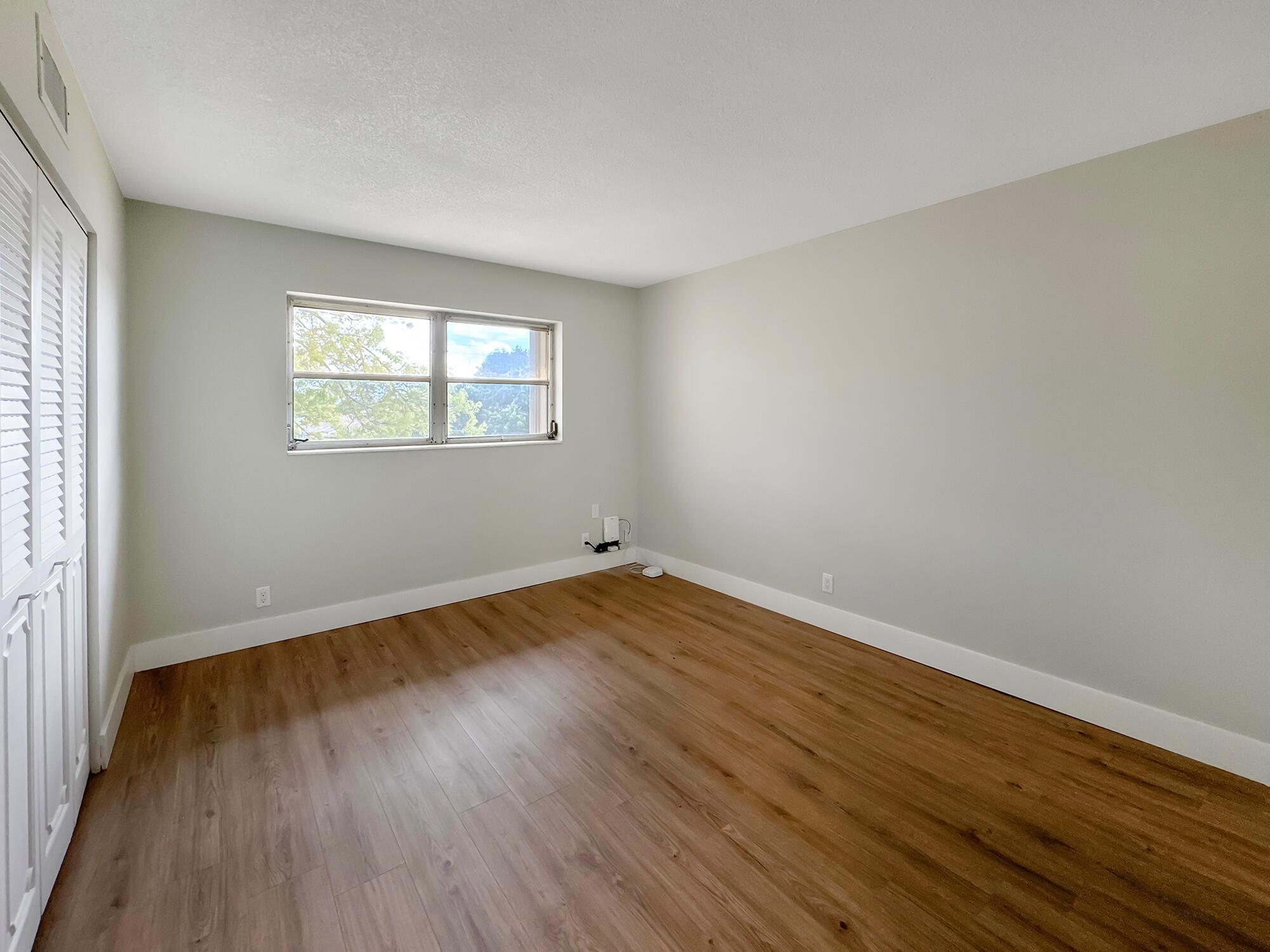 VILLAGE ROYALE CONDO 4 - Residential Lease