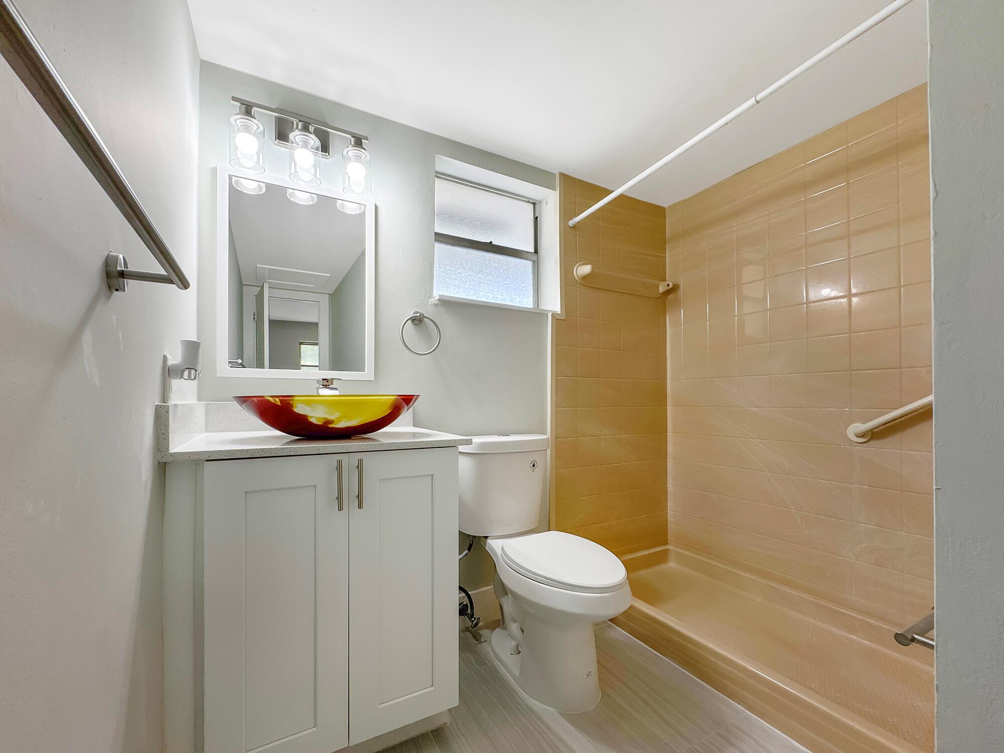 VILLAGE ROYALE CONDO 4 - Residential Lease