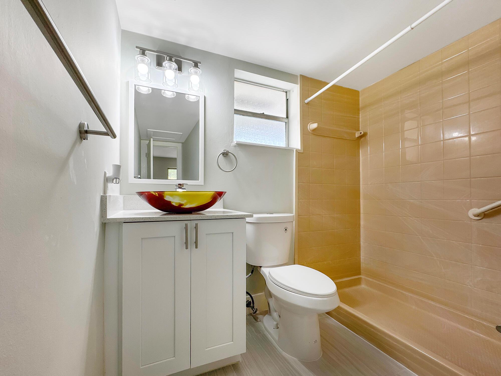 VILLAGE ROYALE CONDO 4 - Residential Lease