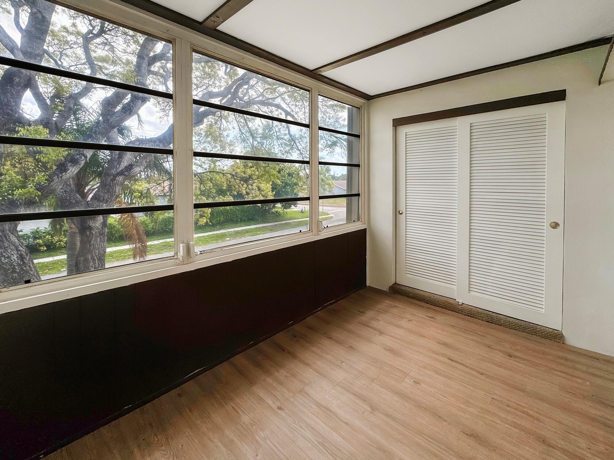 VILLAGE ROYALE CONDO 4 - Residential Lease