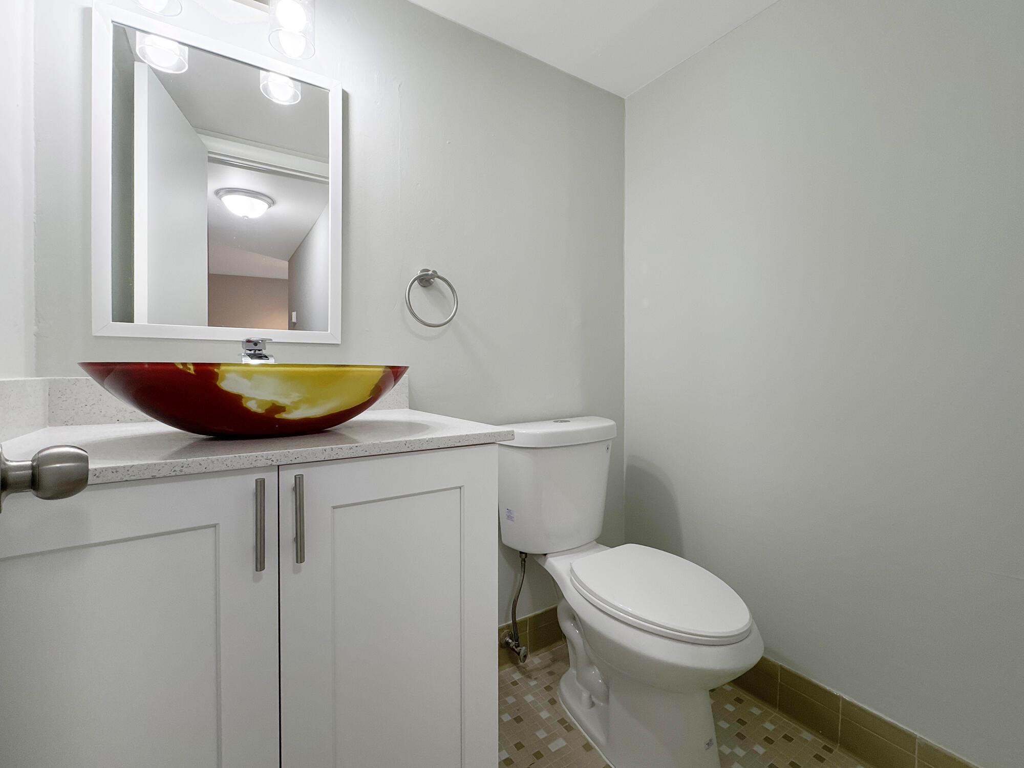 VILLAGE ROYALE CONDO 4 - Residential Lease