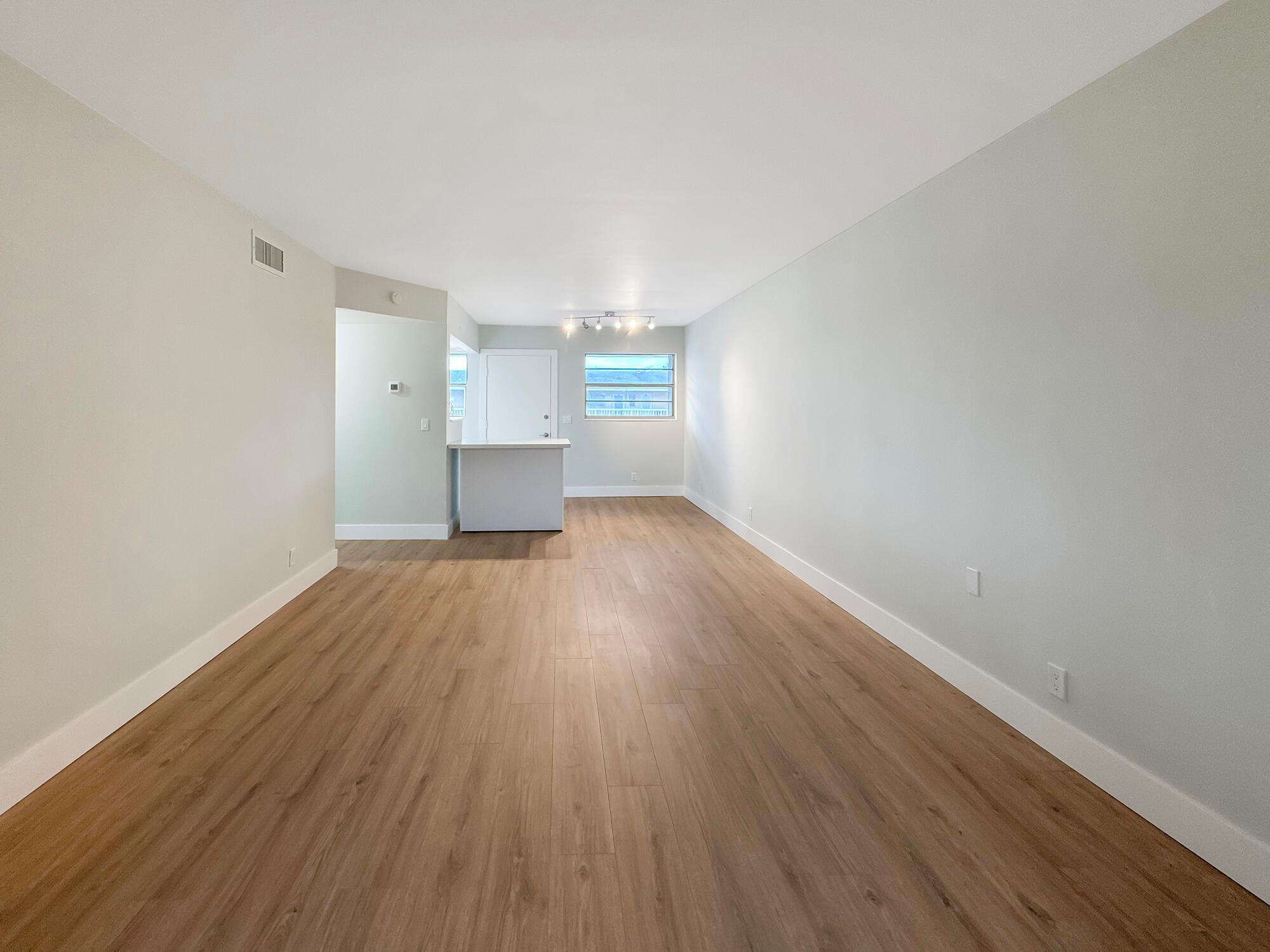 VILLAGE ROYALE CONDO 4 - Residential Lease