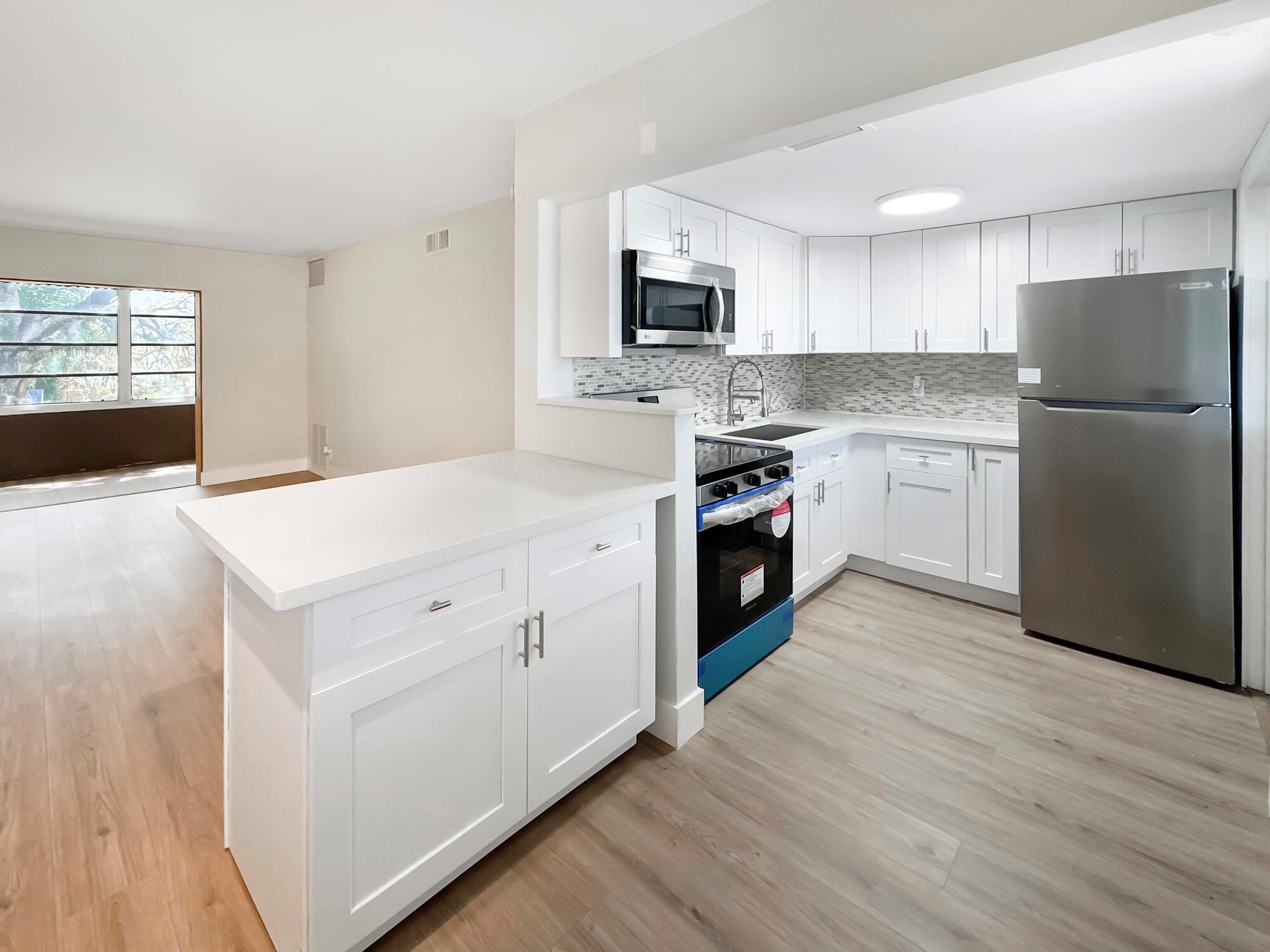 VILLAGE ROYALE CONDO 4 - Residential Lease