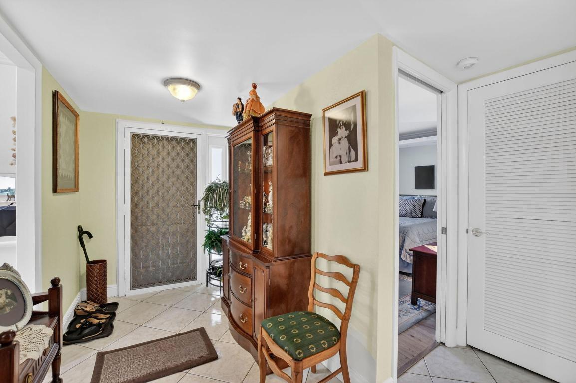 1537 E Hillsboro Boulevard 444