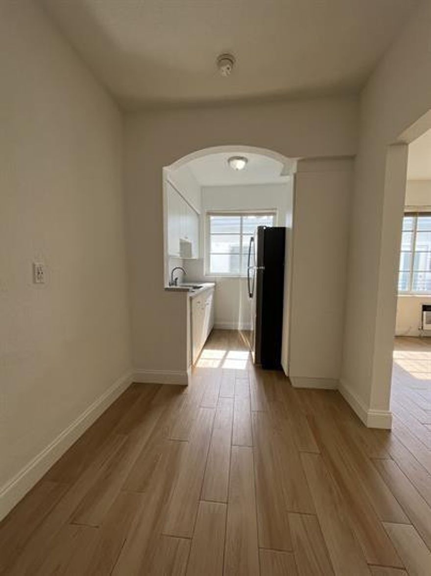 Completely updated studio in South Beach! This is on of the largest studios in the building! Stainless steel appliances, walk in closet, and renovated bathroom. Only downfall is that there are no assigned parking spaces that come with the unit. Other than that, it is a great unit.  Laundry on premises.