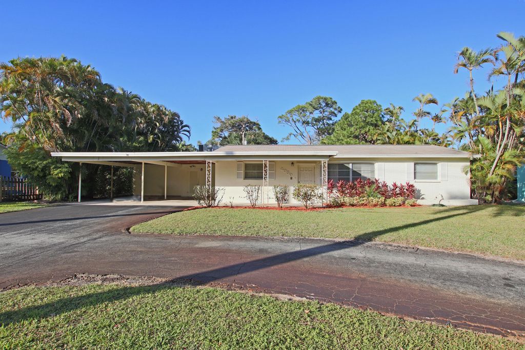 Photo of 4939 Tequesta Drive, Tequesta, FL 33469 (MLS # R10771457)