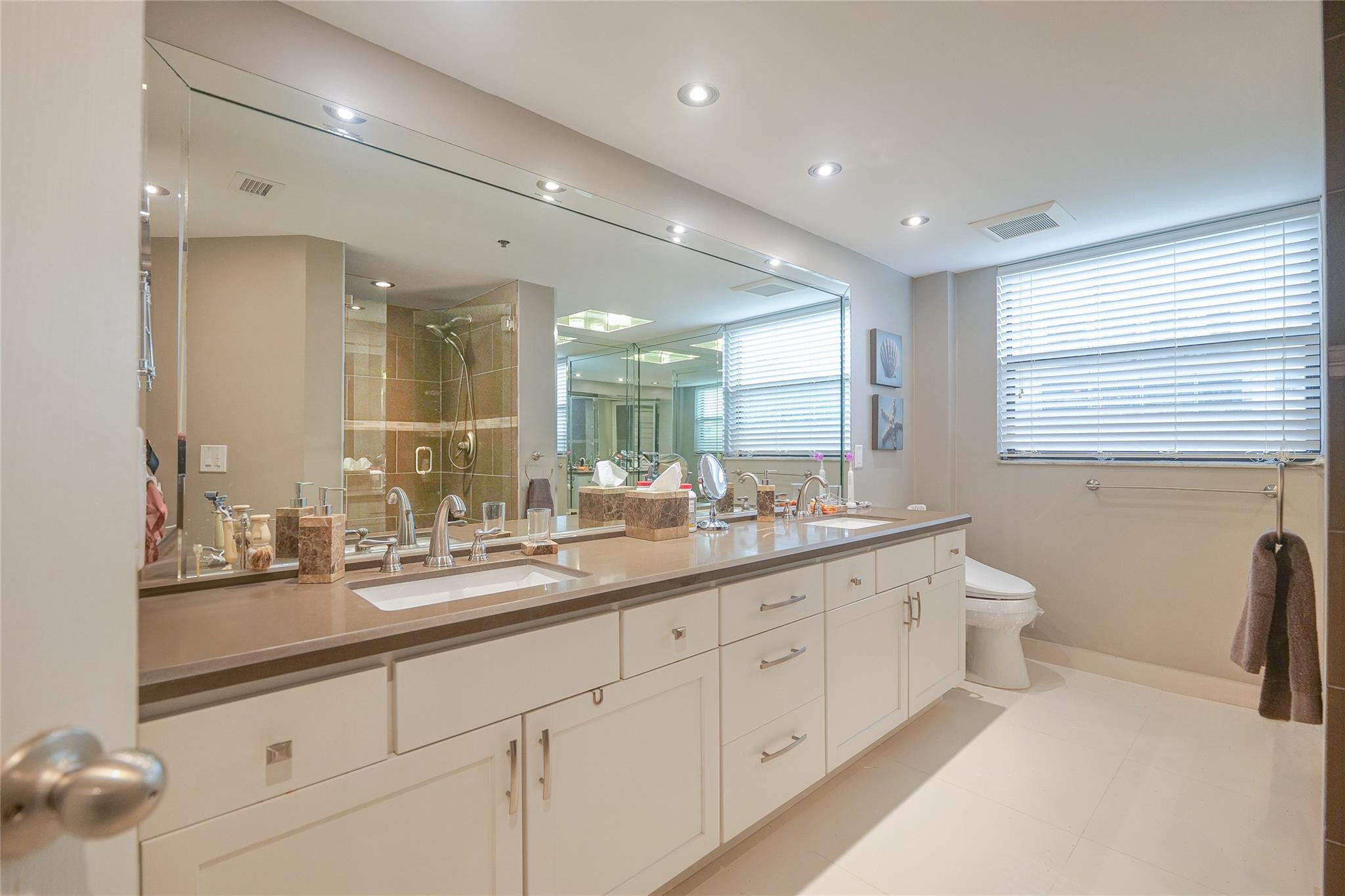 ENVIRON TOWERS - Residential