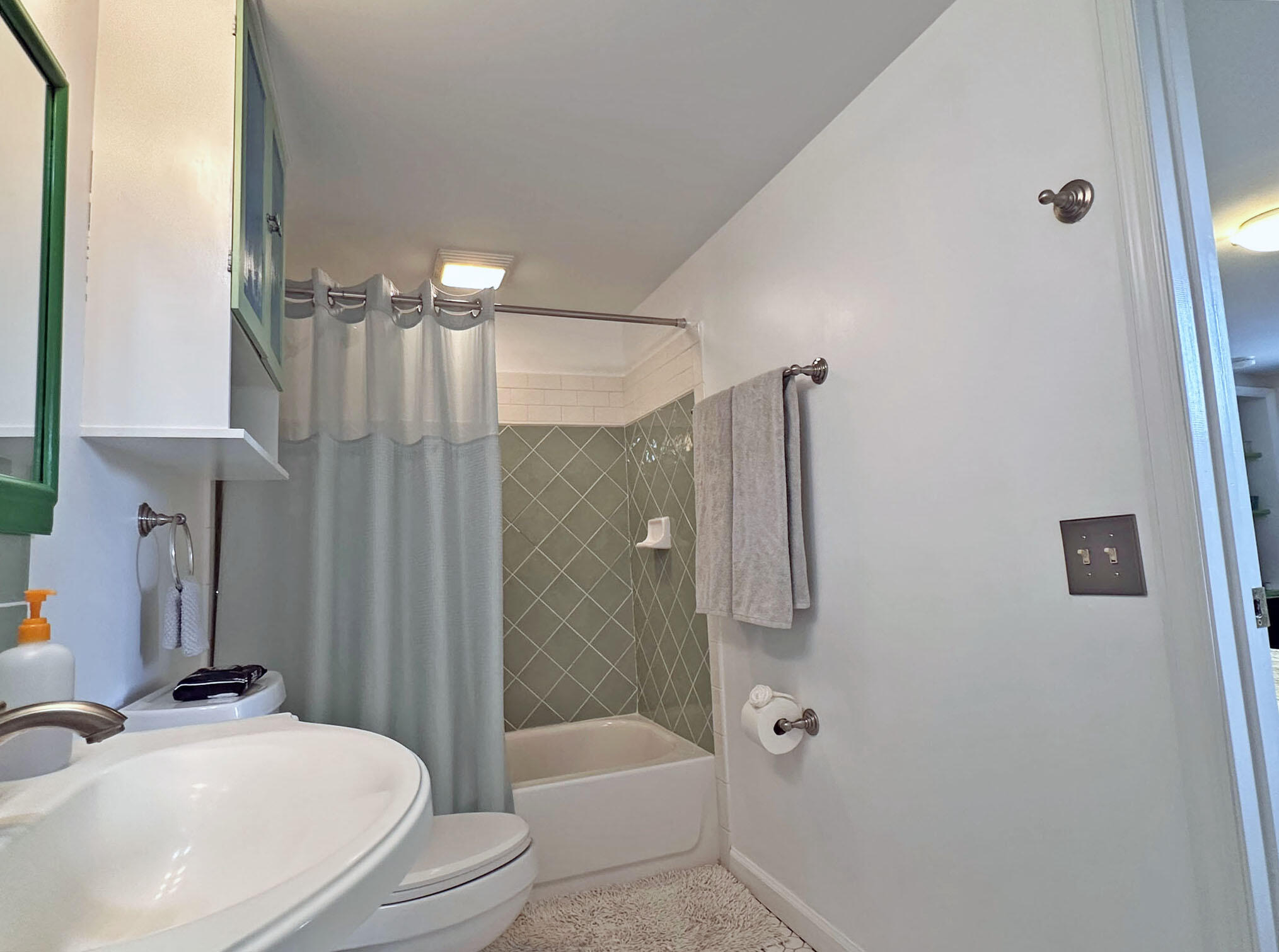 SUNSET MANORS AMEN PLAT - Residential