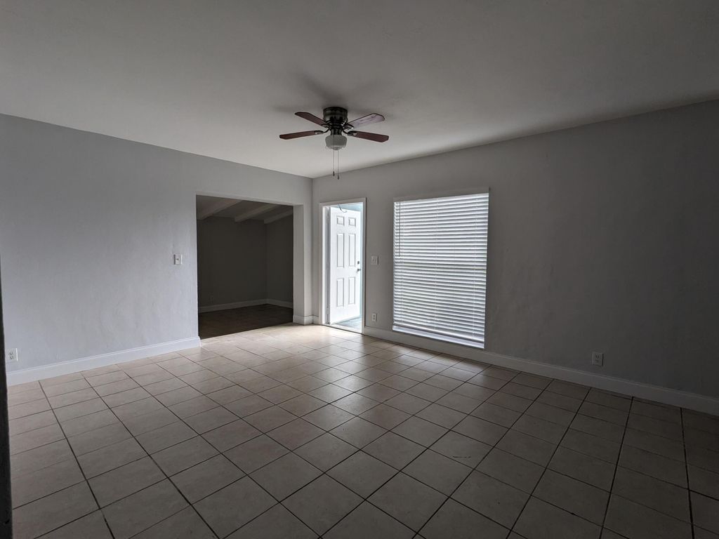 Photo of 1433 W Bloxham Street, Lantana, FL 33462 (MLS # R11008367)