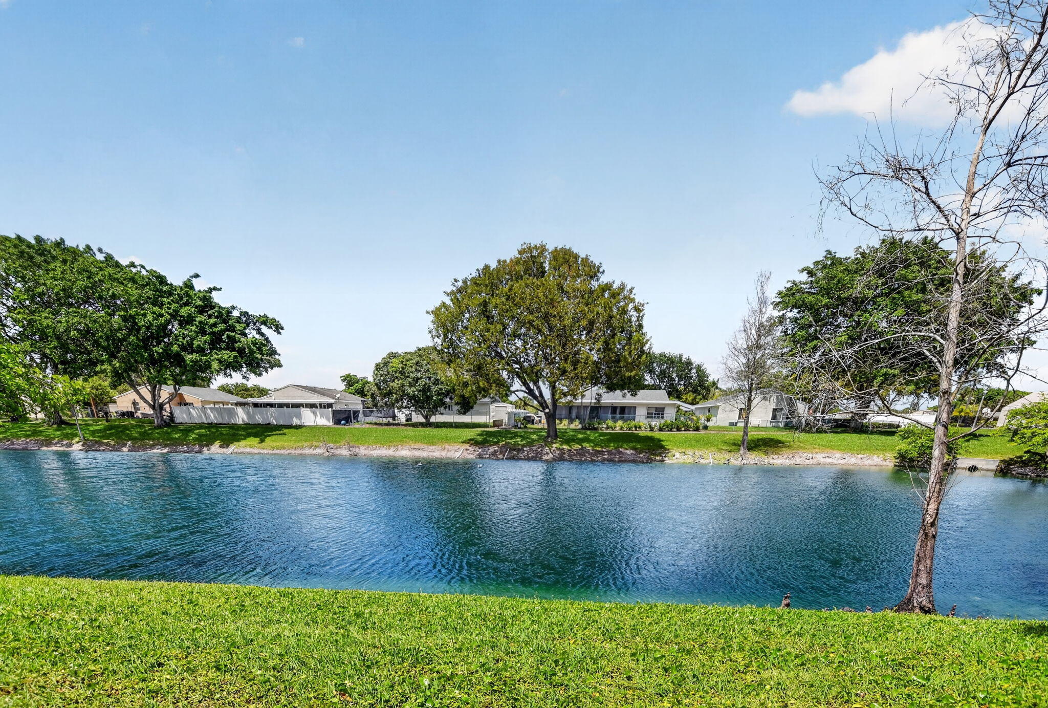 COUNTRY PARK - Residential