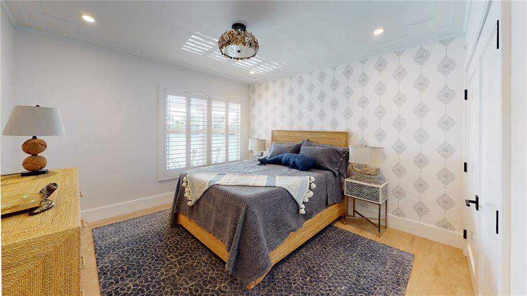 SANTA BARBARA SHORES - Residential