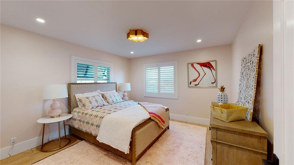 SANTA BARBARA SHORES - Residential