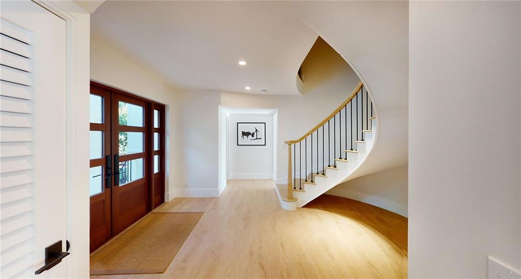 SANTA BARBARA SHORES - Residential