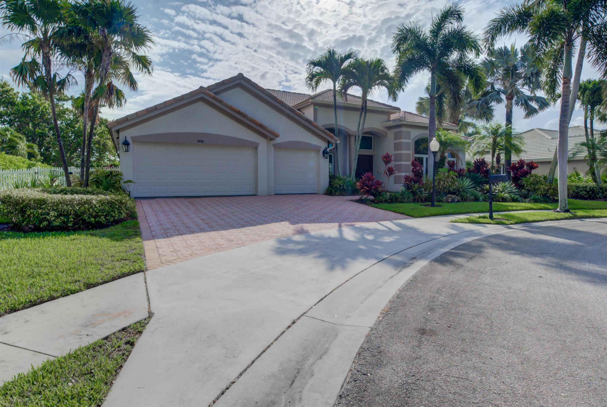 18981 SE Outrigger Lane