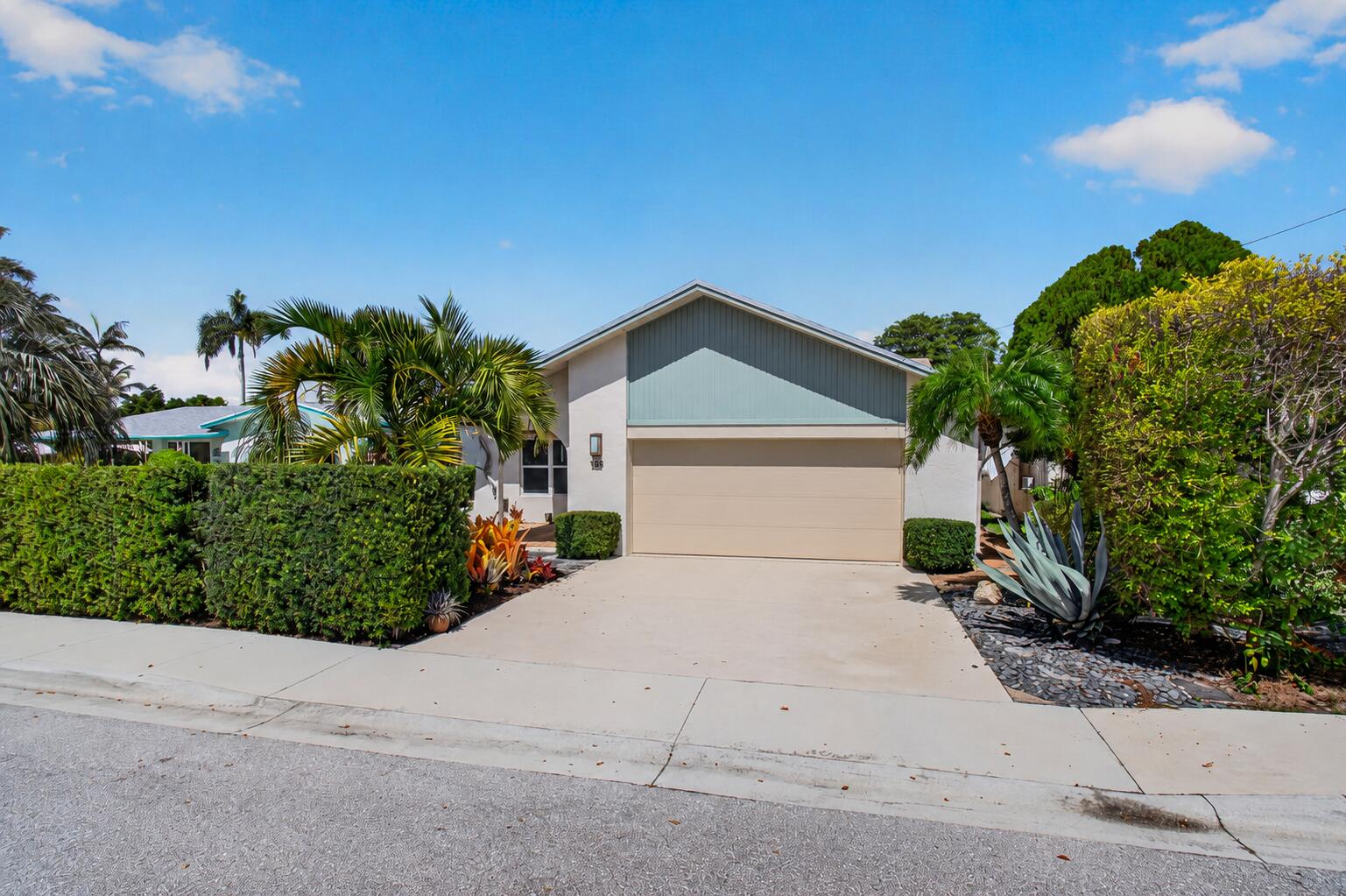 1315 N Lakeside Drive
