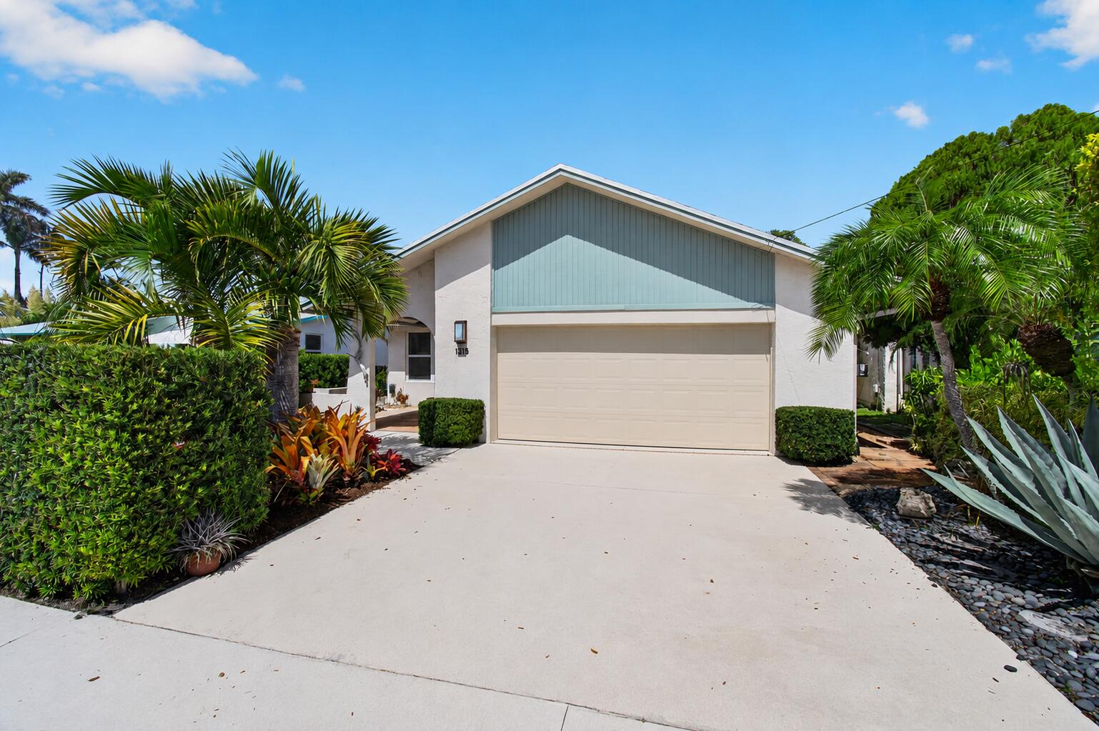 1315 N Lakeside Drive