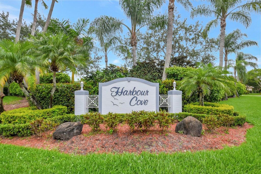 Photo of 9066 Bay Harbour Circle, West Palm Beach, FL 33411 (MLS # R11097052)