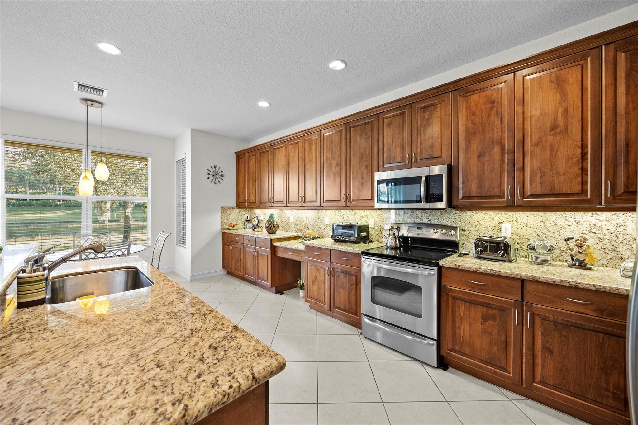 CANYON SPRINGS - Residential