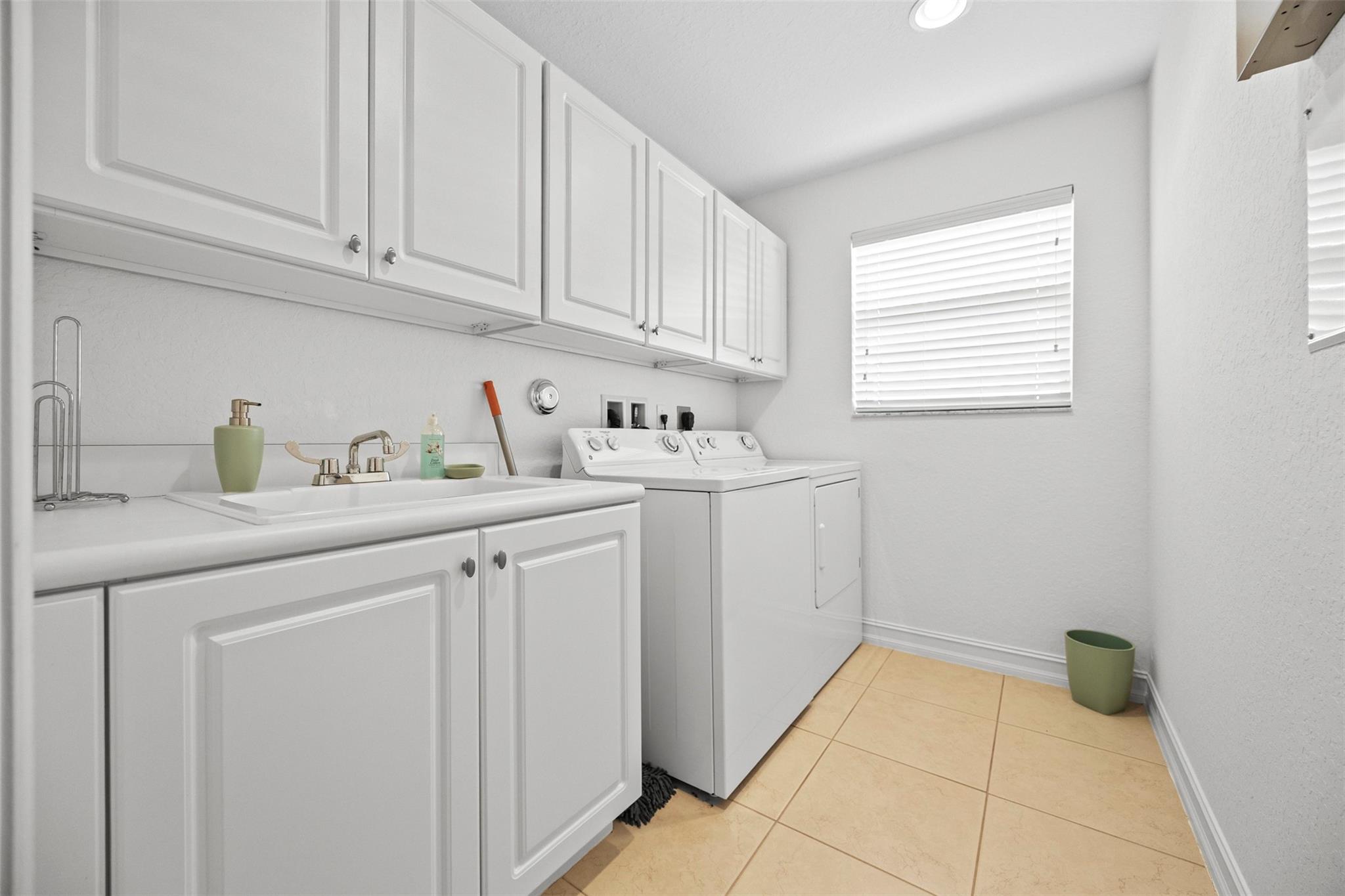 CANYON SPRINGS - Residential