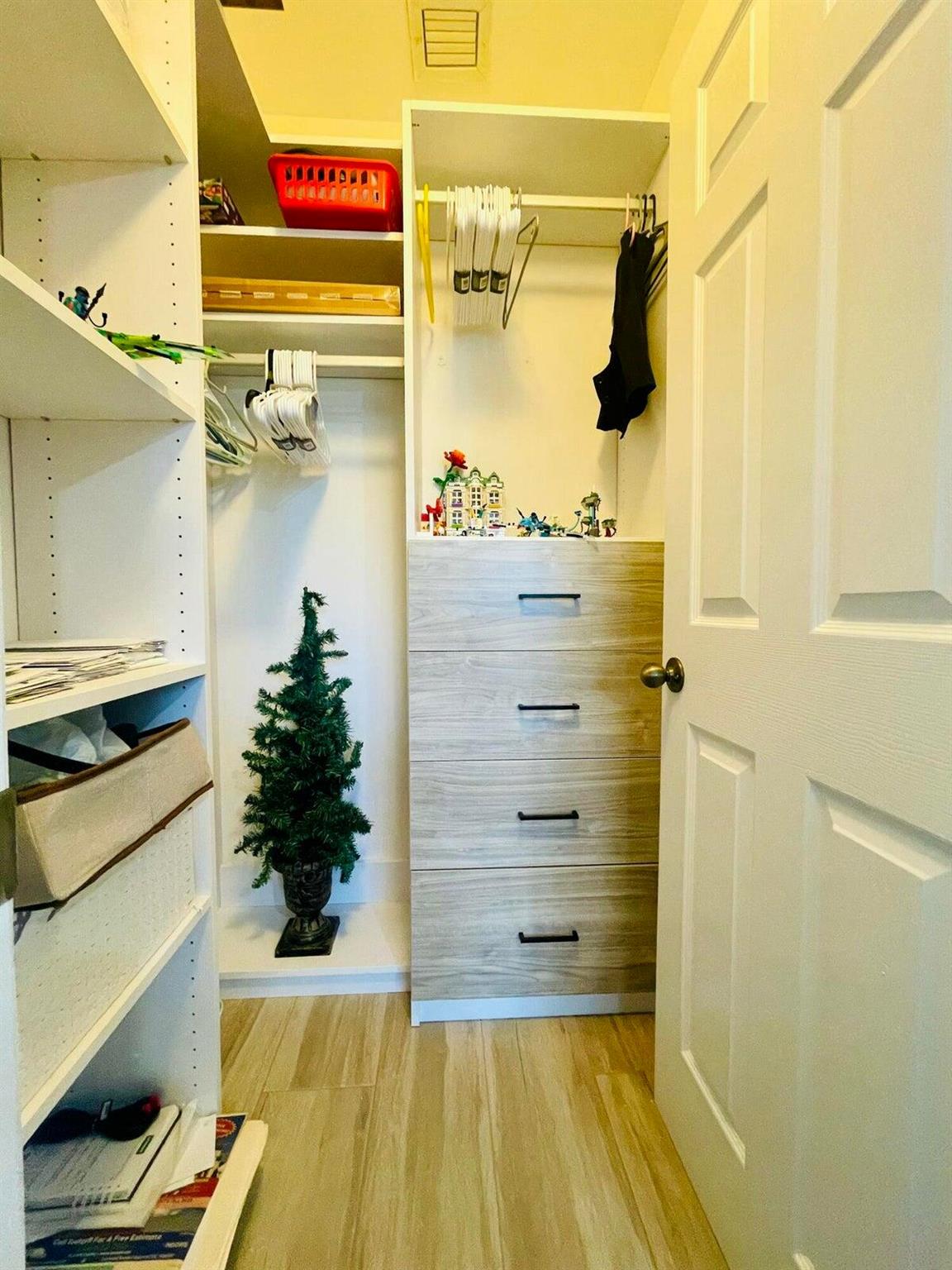 HAMMOCKS AT RIVERGLEN - Residential Lease